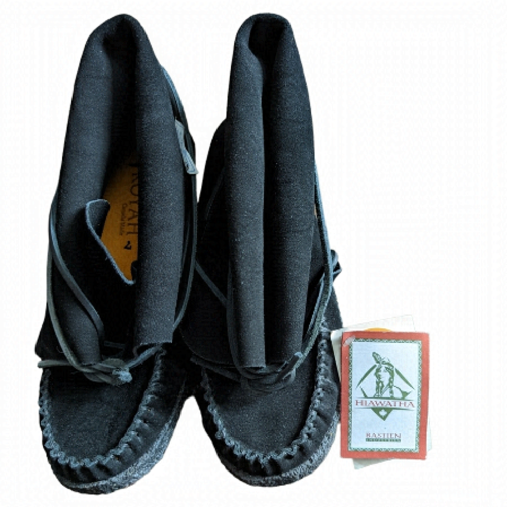 Hiawatha Bastien Moccasin Boots
